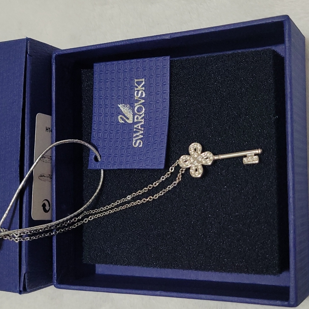 Necklace key pendant, swarovski with box